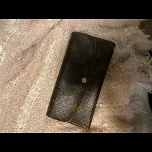 Louis Vuitton wallet authentic